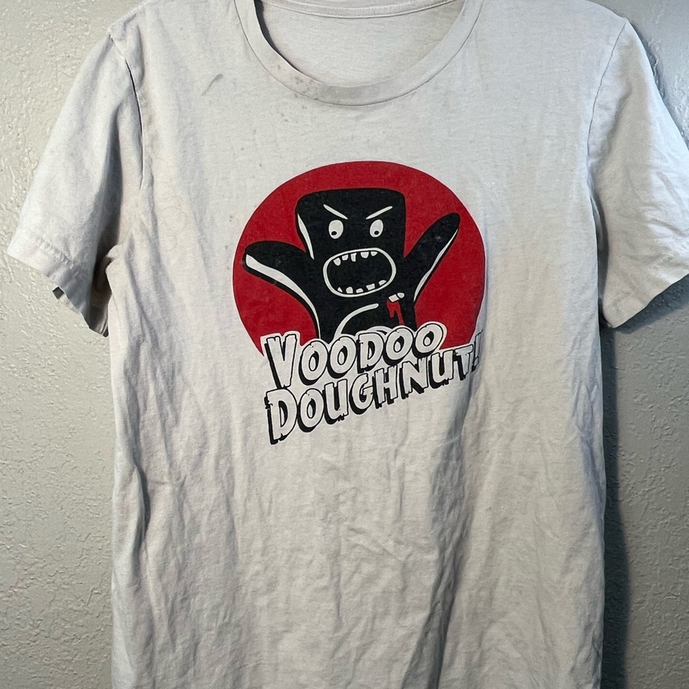 VooDoo Doughnut Graphic T Shirt White And Red Tee SZ S Cotton Crew Neck